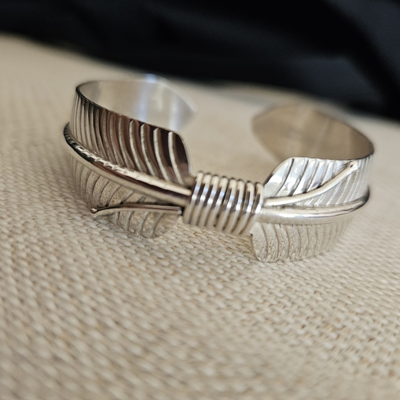 Douglas Etsitty Sterling Feather Cuff Bracelet Navajo Native American Signed - Picture 11 of 16
